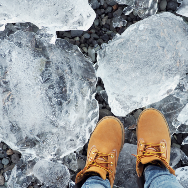 How to Keep Your Feet Healthy in Winter